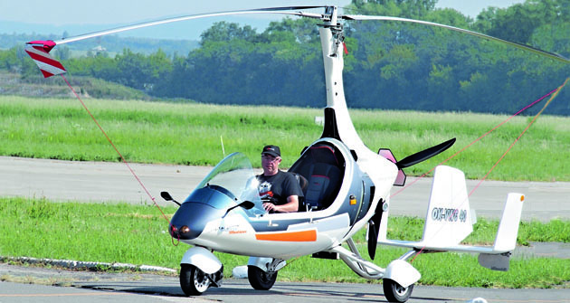 Certifikovaný prototyp, s poháněným příďovým kolem, v plné jízdě. Certifikovaný prototyp, s poháněným příďovým kolem, v plné jízdě.