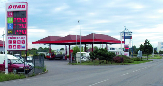 Ulice Jožky Silného – příjezd k “pumpě”. Ulice Jožky Silného – příjezd k “pumpě”.