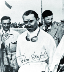René Dreyfus od roku 1938 národní francouzský hrdina. Po r. 1940 restauratér v New Yorku.