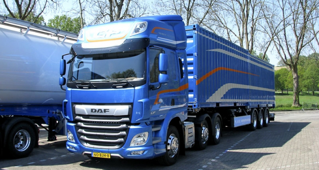 DAF CF 6x2 s kontejnerovým návěsem DAF CF 6x2 s kontejnerovým návěsem