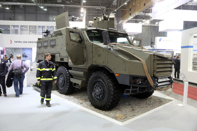 Vojenská varianta obrněného vozidla Nexter TITUS na podvozku Tatra Force 6x6 se dvěma stejnými rozvory, (foto: Milan Olšanský).