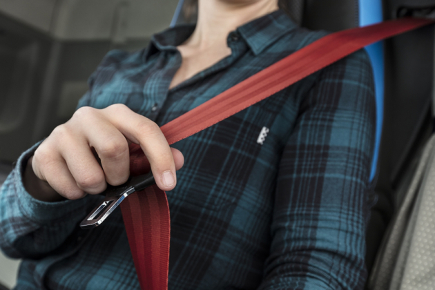 Vynález bezpečnostního pásu je podstatně starší než automobil sám. Ten tříbodový, jak ho známe dnes, však přivedlo na svět v roce 1959 švédské Volvo. Vynález bezpečnostního pásu je podstatně starší než automobil sám. Ten tříbodový, jak ho známe dnes, však přivedlo na svět v roce 1959 švédské Volvo.