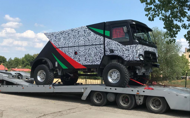 Nové soutěžní nářadí z Židovic, jestlipak má "pod kapotou" hybridní pohon? Nové soutěžní nářadí z Židovic, jestlipak má "pod kapotou" hybridní pohon?