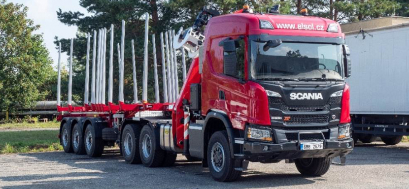 &quot;Požehnaná&quot; leso-souprava s tahačem Scania G 500