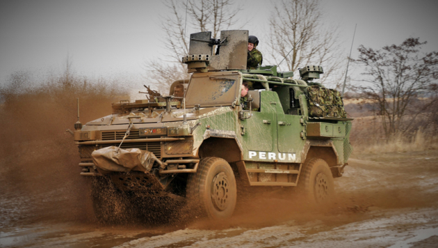 Obrněné vozidlo Perun 4x4 společnosti SVOS Přelouč. Obrněné vozidlo Perun 4x4 společnosti SVOS Přelouč.
