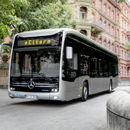 Hannover podepsal smlouvu na dalších 48 elektrických městských autobusů Mercedes-Benz eCitaro. Hannover podepsal smlouvu na dalších 48 elektrických městských autobusů Mercedes-Benz eCitaro.