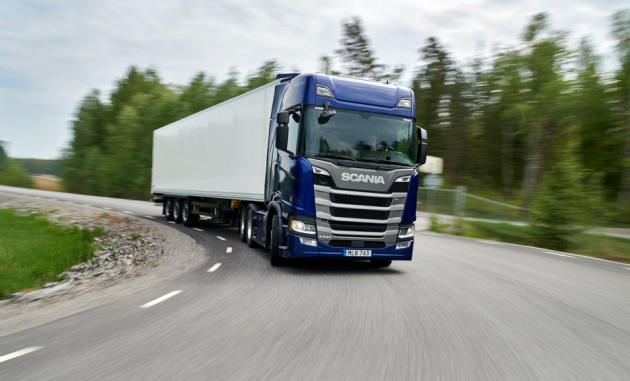 Vozidla Scania mají nyní také motory DC13 s maximálním výkonem 540 k. Vozidla Scania mají nyní také motory DC13 s maximálním výkonem 540 k.