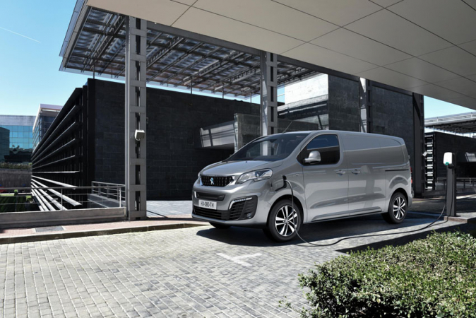 Peugeot rozšiřuje nabídkovou paletu svých elektromobilů.