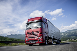 International Truck of the Year 2020 - Nový Actros