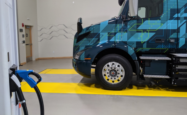 Společnost Greenlots se postarala v Kaliforniii o instalaci nabíjecích stanic pro elektrická nákladní vozidla Volvo VNR Electric. Společnost Greenlots se postarala v Kaliforniii o instalaci nabíjecích stanic pro elektrická nákladní vozidla Volvo VNR Electric.