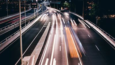 Volvo Group investuje do digitálních služeb pro sdílené nákladní vozy Volvo Group investuje do digitálních služeb pro sdílené nákladní vozy