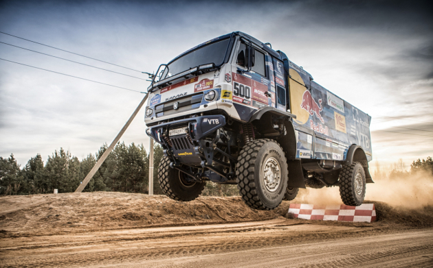 KAMAZ-master a Goodyear chtějí bojovat o vítězství v Rallye DAKAR. KAMAZ-master a Goodyear chtějí bojovat o vítězství v Rallye DAKAR.