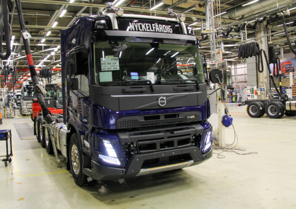 Byla zahájena sériová výroba nové generace těžkých nákladních vozidel Volvo Trucks. Byla zahájena sériová výroba nové generace těžkých nákladních vozidel Volvo Trucks.
