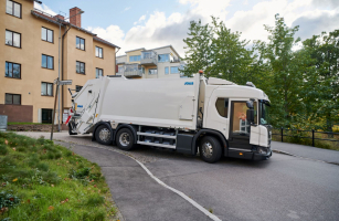 Scania City Door nabízí ještě pohodlnější nastupování ze strany spolujezdce a bezpečnostní výhody nízkopodlažní kabiny řady L.