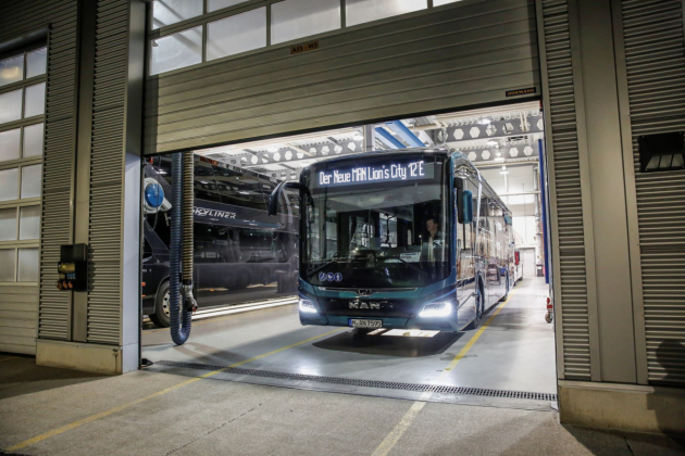 MAN Lion's City E nabízí působivý dojezd 550,8 kilometrů za skutečných každodenních podmínek. MAN Lion's City E nabízí působivý dojezd 550,8 kilometrů za skutečných každodenních podmínek.
