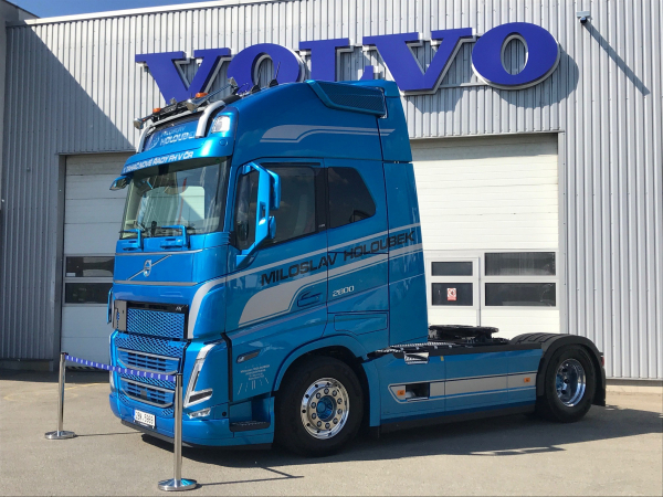První objednaný tahač Volvo FH nové generace v České republice zamířil do společnosti Miloslav Holoubek. 