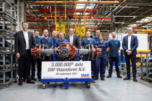Společnost DAF Trucks ve Vlámsku – 3 000 000 náprav za 50 let