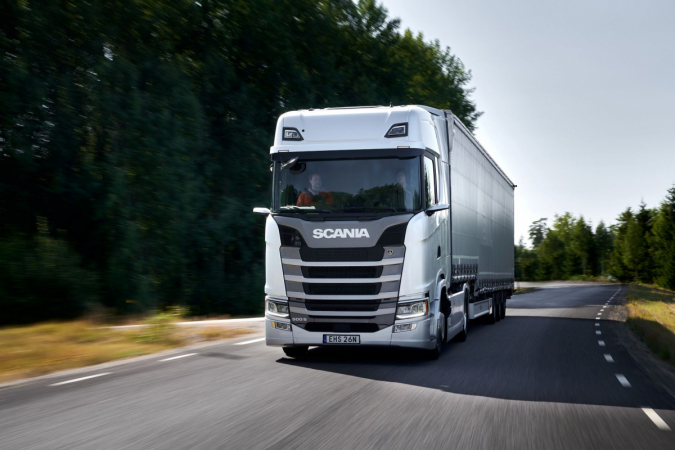 Systém Mirror View Camera od společnosti Scania zajišťuje lepší výhled a zmenšuje oblast mrtvých úhlů v oblasti A-sloupků.