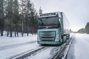 Volvo Trucks uvádí na trh nový, patentovaný bezpečnostní prvek pro elektrická nákladní vozidla – Active Grip Control.