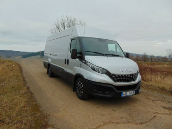 IVECO Daily 35S18 van HIMATIC 8