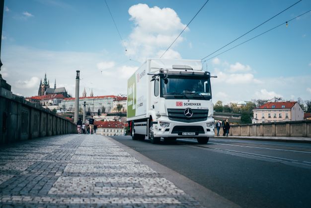 eActros přijel po vlastní ose z Lipska do Prahy