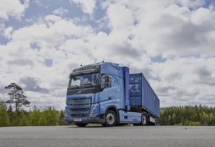 Volvo ji ž má elektrická nákladní vozidla s palivovými články poháněná vodíkem.