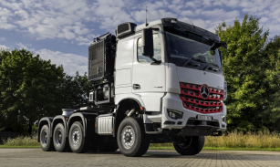 Mercedes Arocs Japonsko