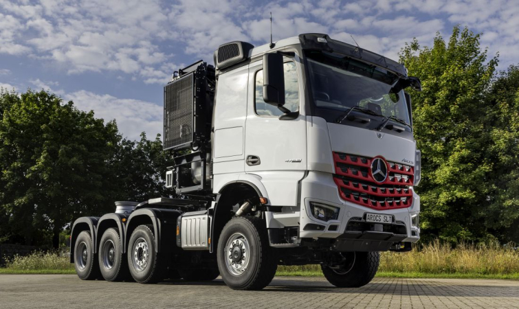 Mercedes Arocs Japonsko